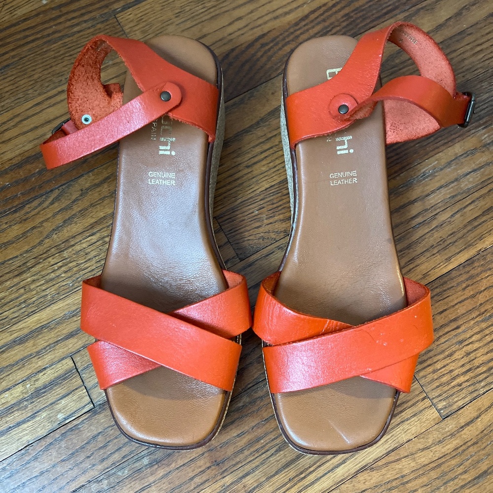 Bertuchi genuine leather sandals